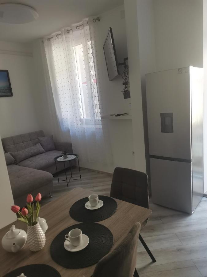 Апартаменты Studio Apartman Kristina Пула Экстерьер фото